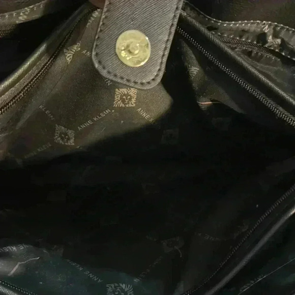 Anne Klein Large Black 5 Pocket Tote - Picture 9 of 12